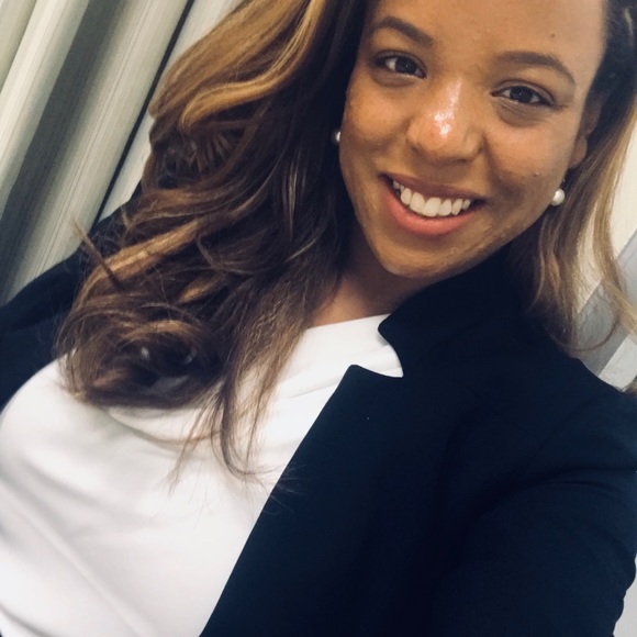 Meet your Posher, Gabby - Picture 1 of 1